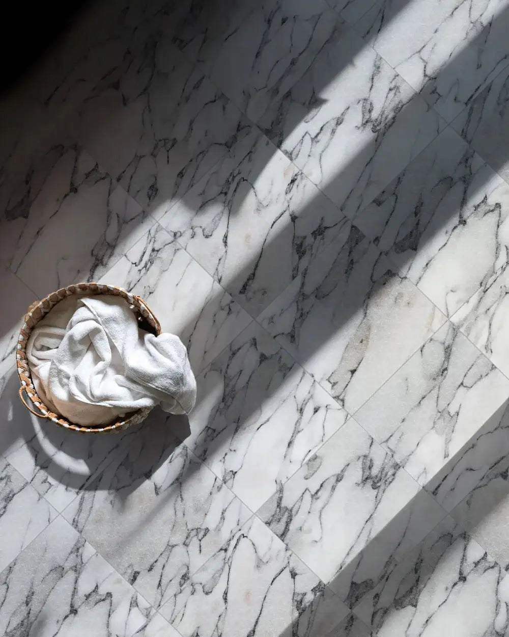 24x24 Arabescato Polished Italian Marble - Hey Tiles