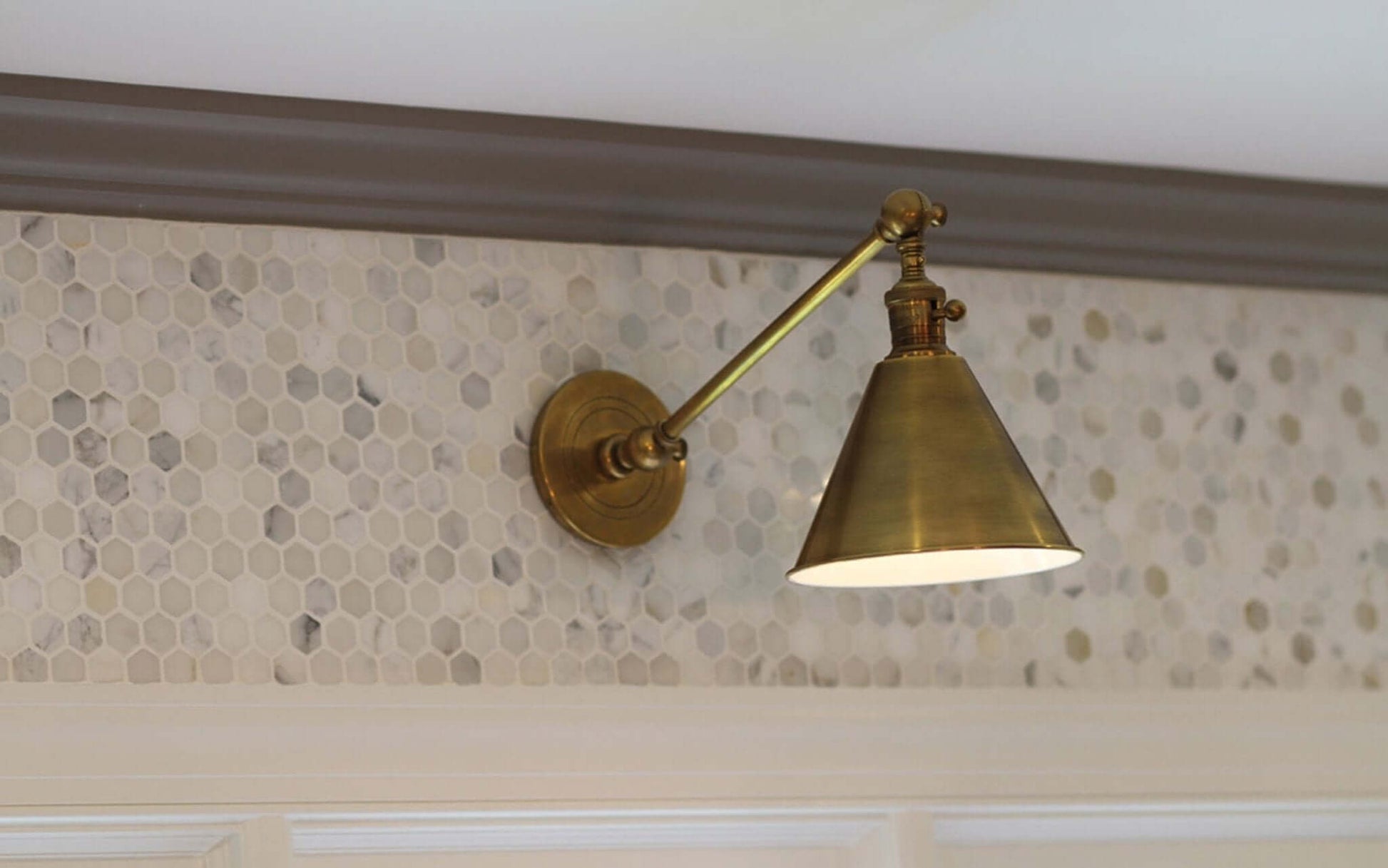 Calacatta Gold 2” Hexagon Polished Mosaic Tile - Hey Tiles
