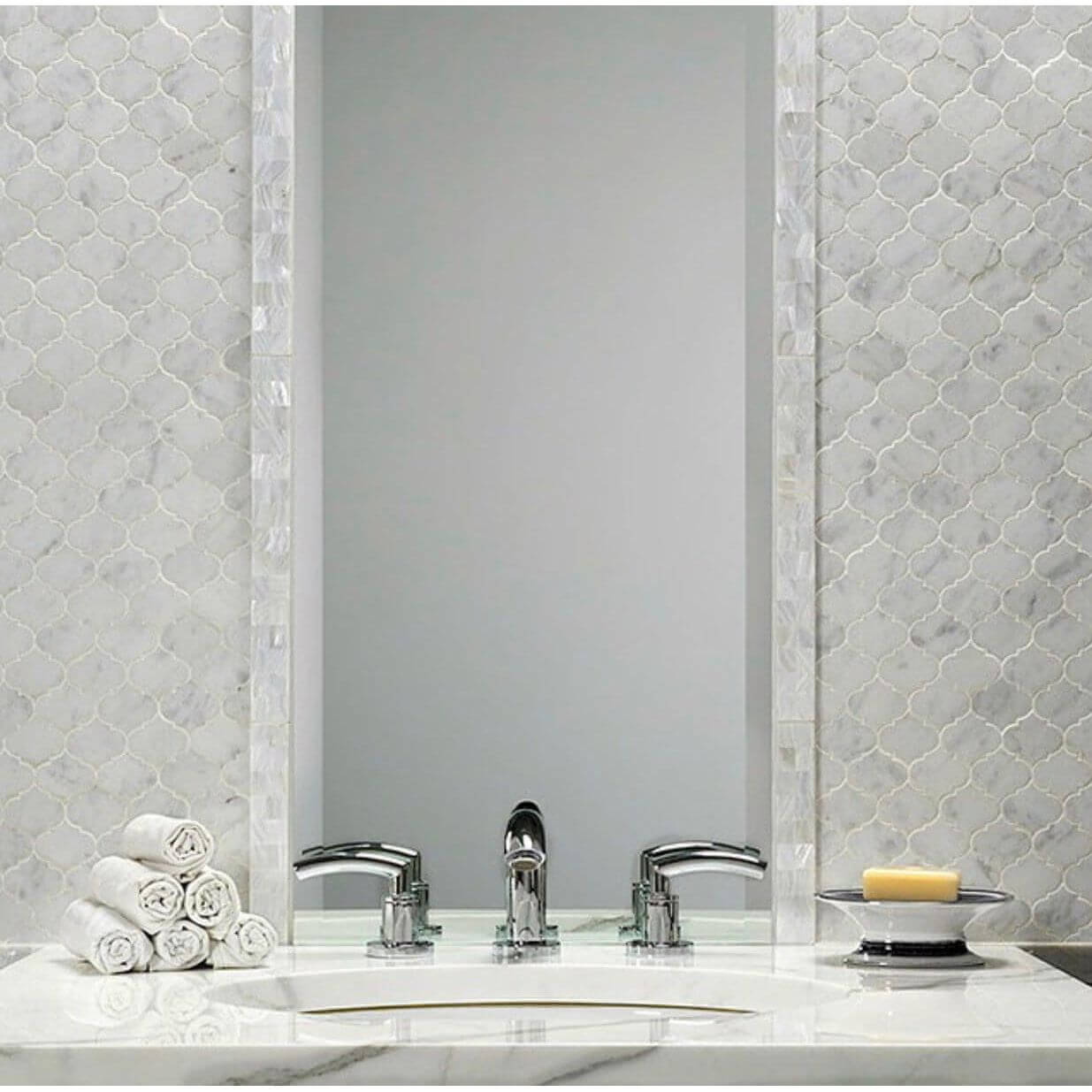 3” Carrara White Marble Polished Lantern Arabesque Mosaic Tile - Hey Tiles