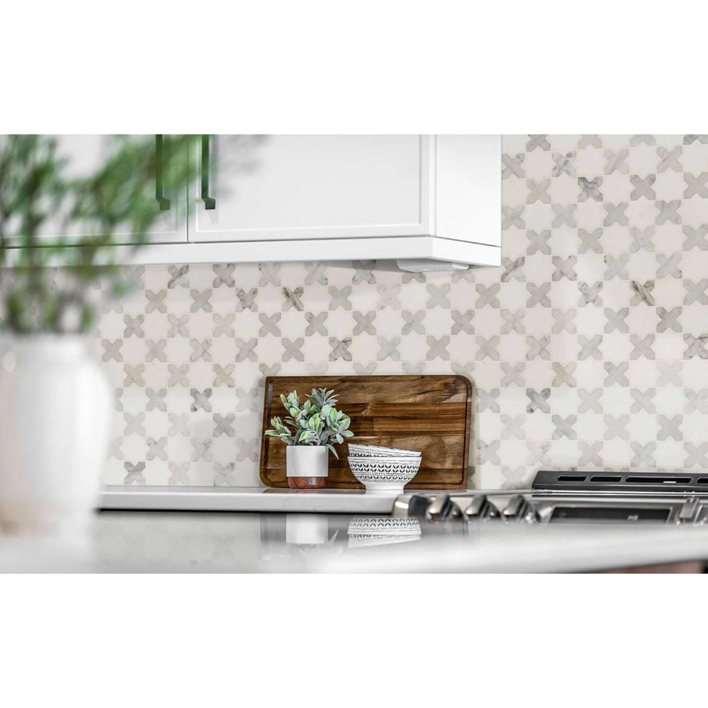 Thassos White + Carrara White Vera Ann Polished Pattern Mosaic Tile 11.81” x 11.81” - Hey Tiles